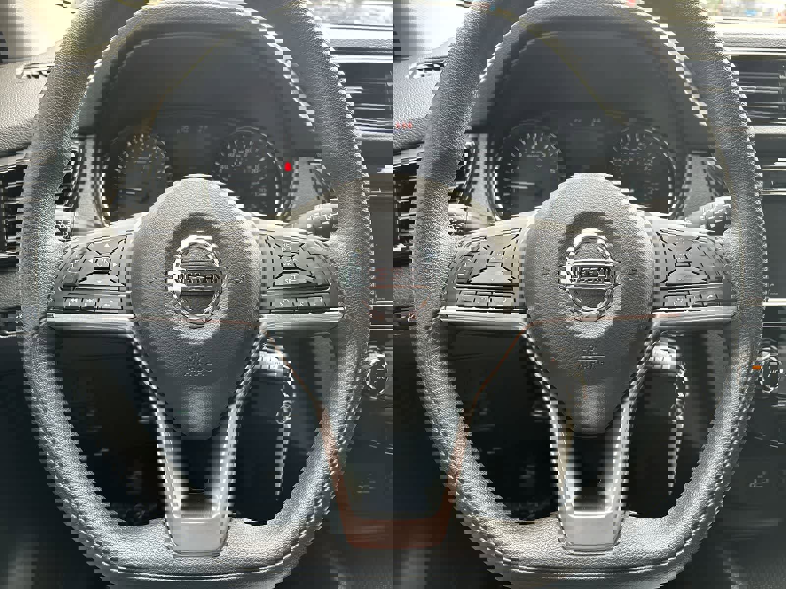 Used 2022 Nissan Rogue Sport S image 13