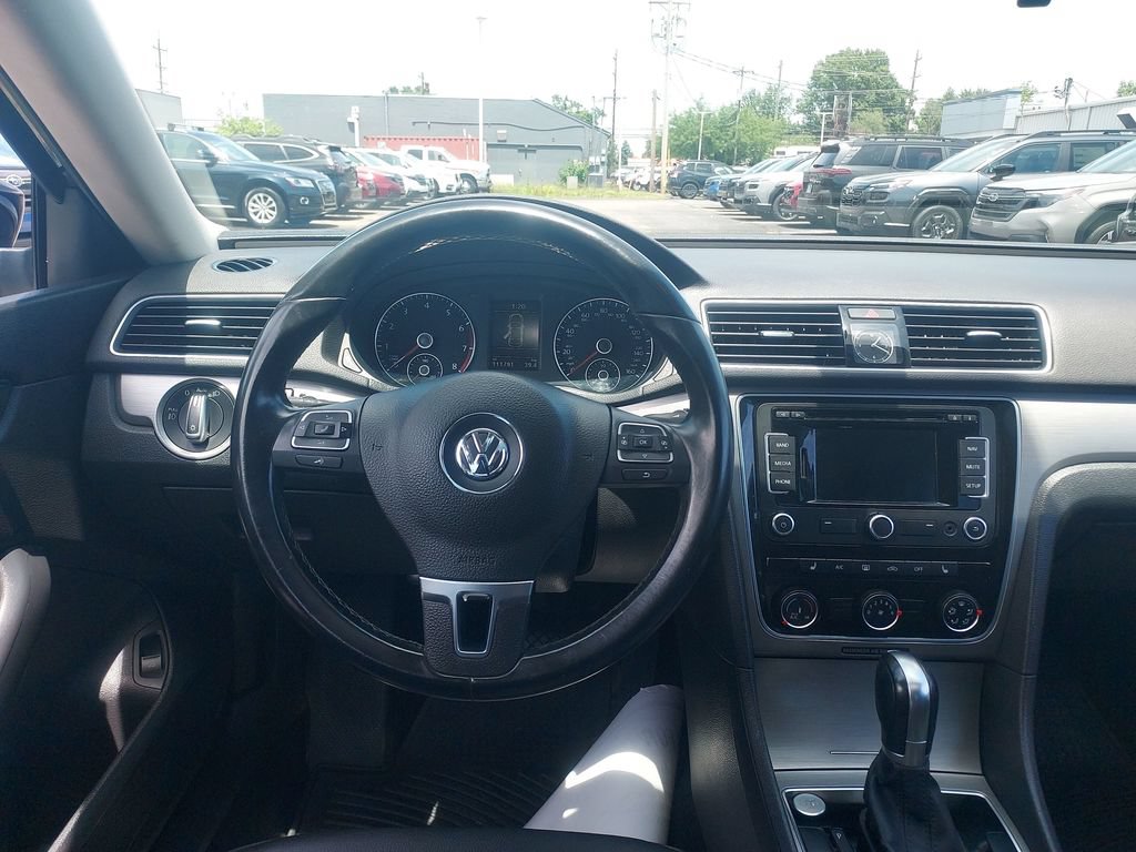 Used 2015 Volkswagen Passat 1.8T SE FWD image 10
