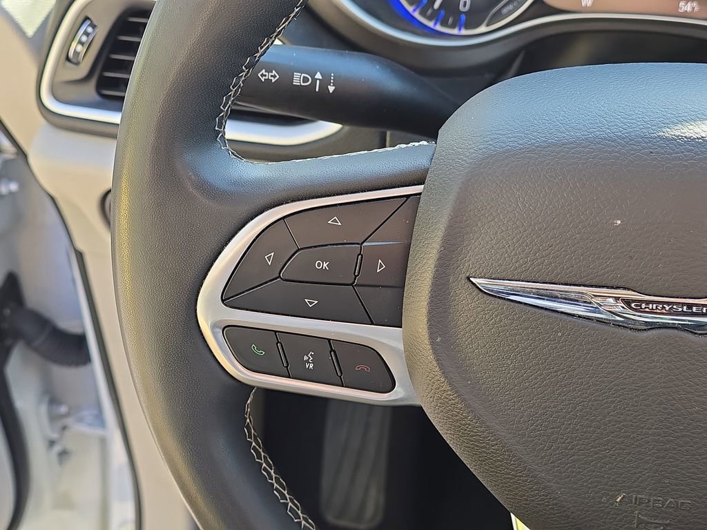 Used 2024 Chrysler Pacifica Touring-L FWD image 24