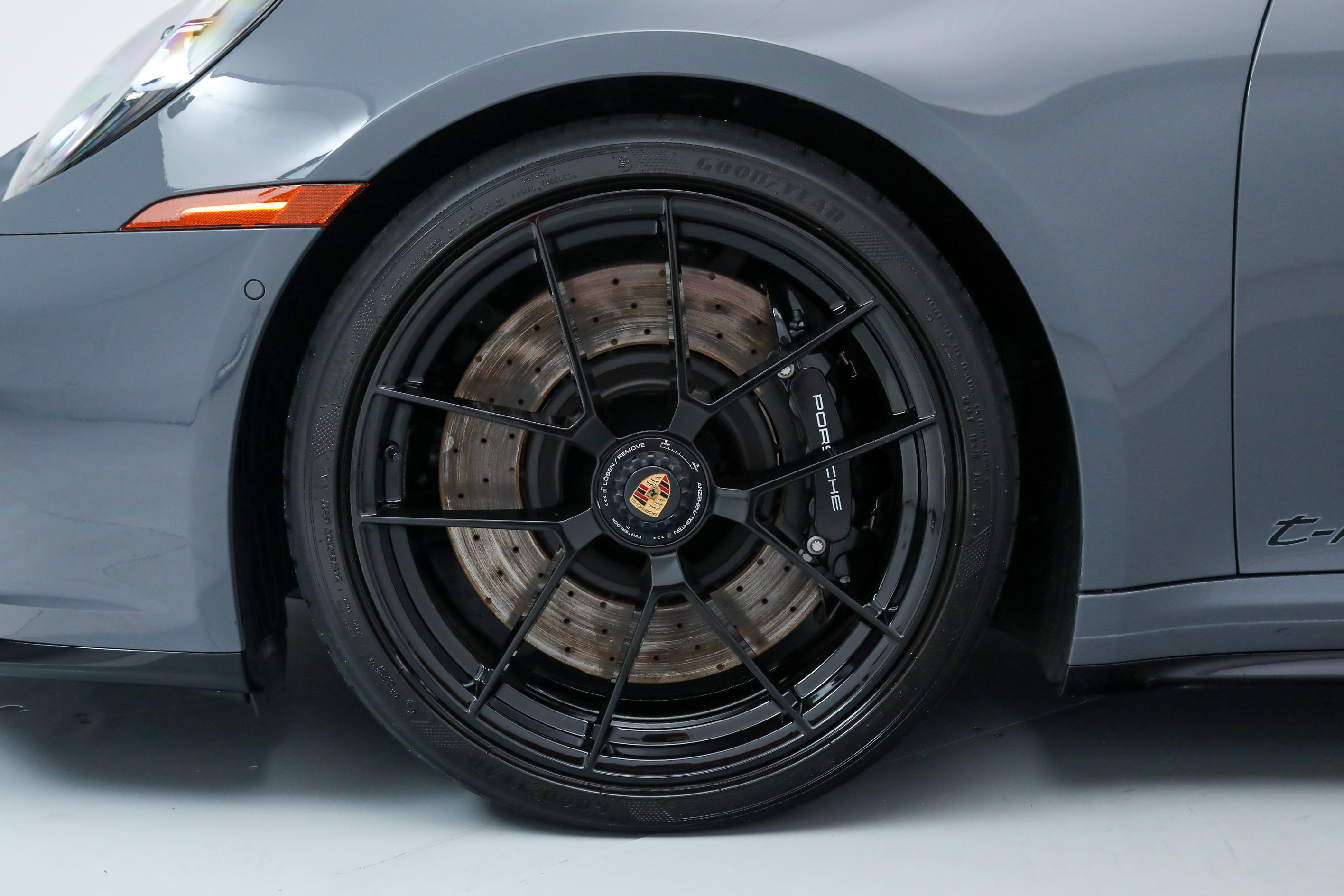 Used 2025 Porsche 911 Carrera GTS image 36