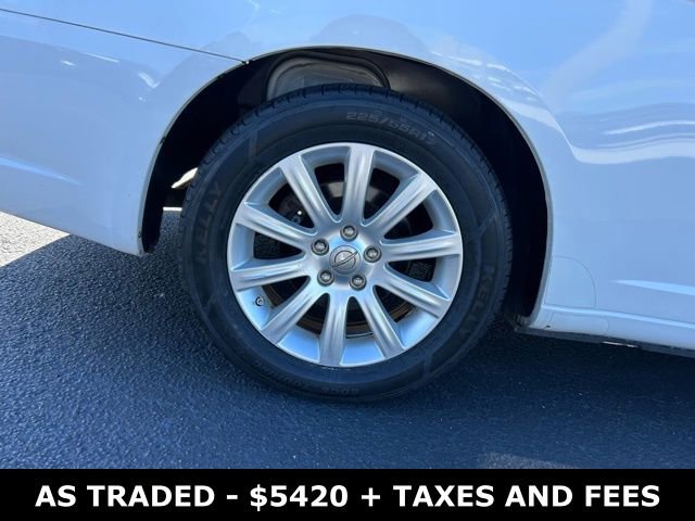 Used 2013 Chrysler 200 Touring image 8