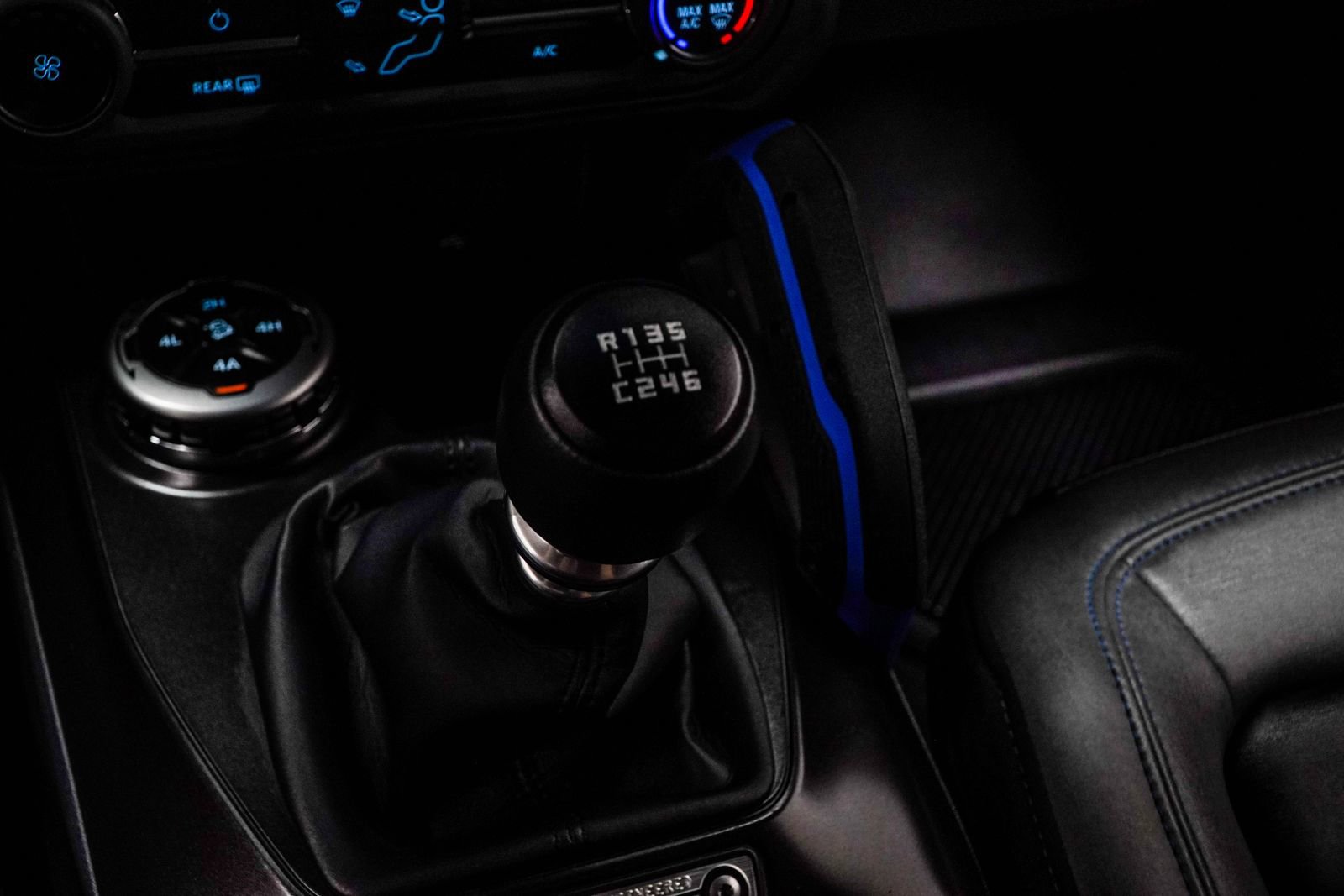 Used 2022 Ford Bronco Black Diamond image 19