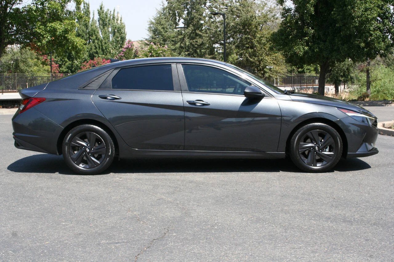 Used 2021 Hyundai Elantra SEL FWD image 4