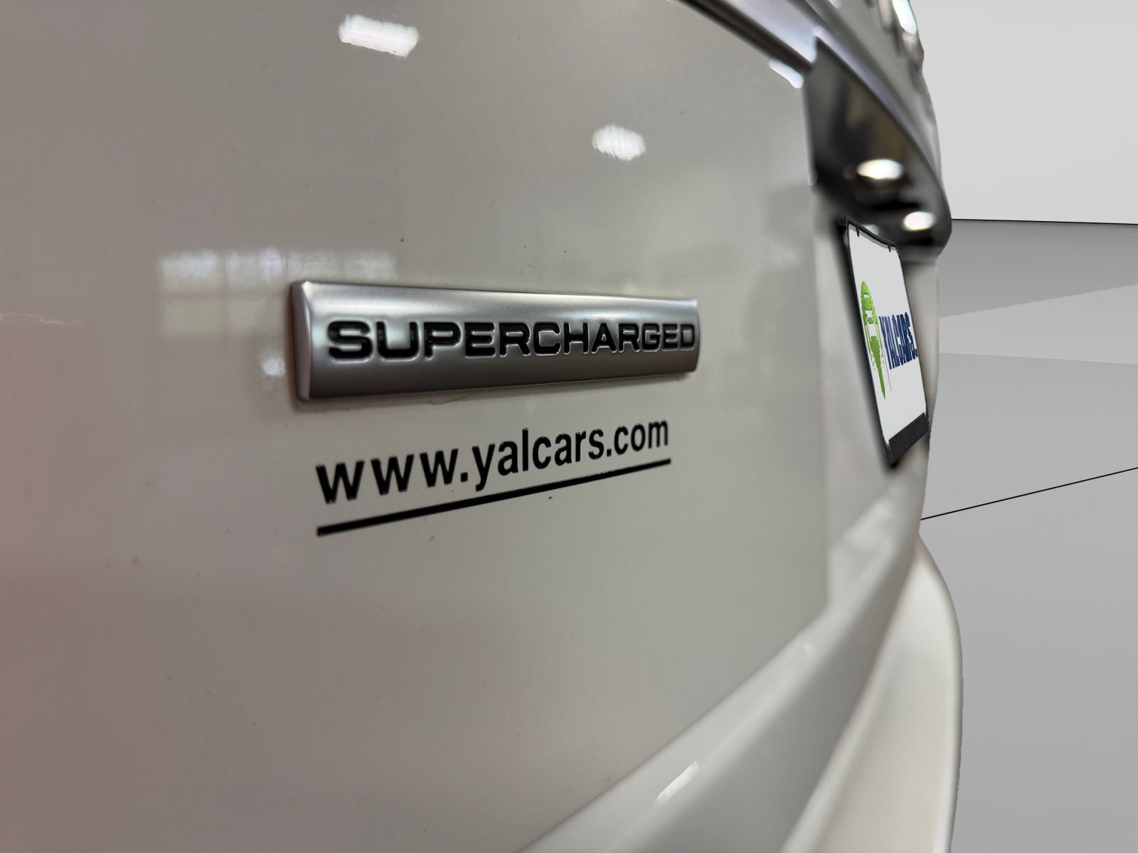 Used 2015 Land Rover Range Rover Supercharged AWD/4WD image 43