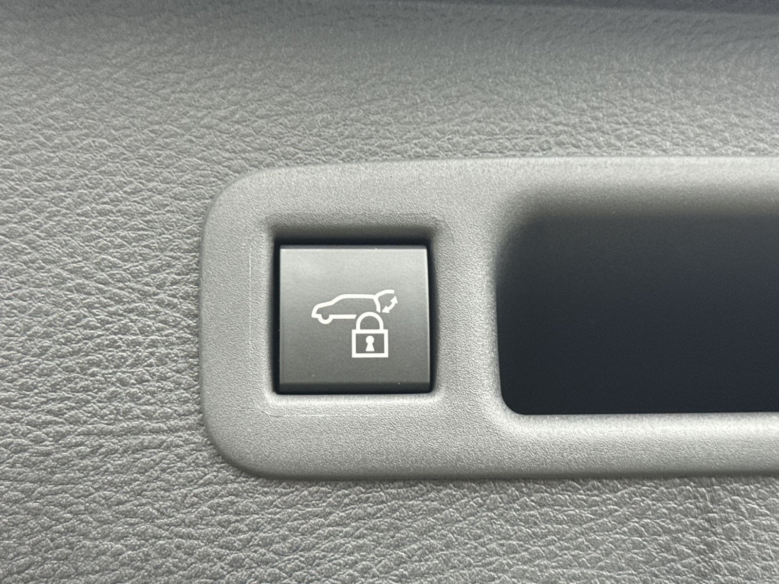 New 2026 Toyota Sienna Platinum AWD/4WD image 36