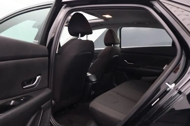 Used 2025 Hyundai Elantra SEL FWD image 12
