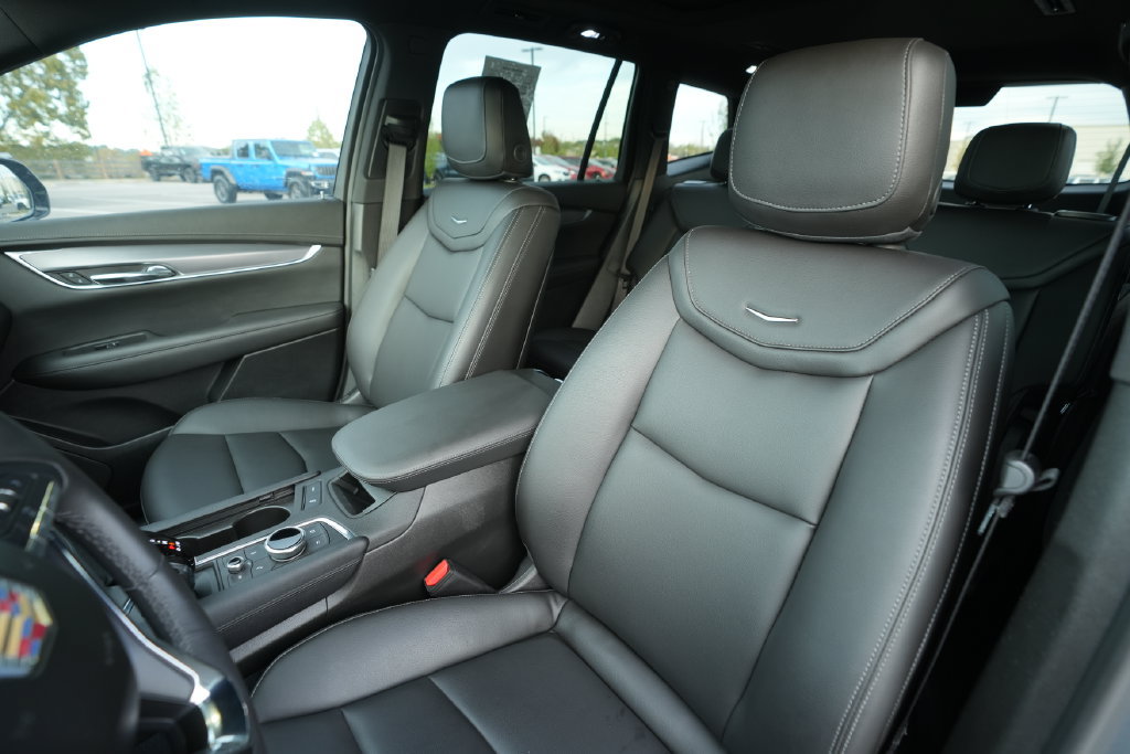Used 2024 Cadillac XT6 Luxury AWD/4WD image 43
