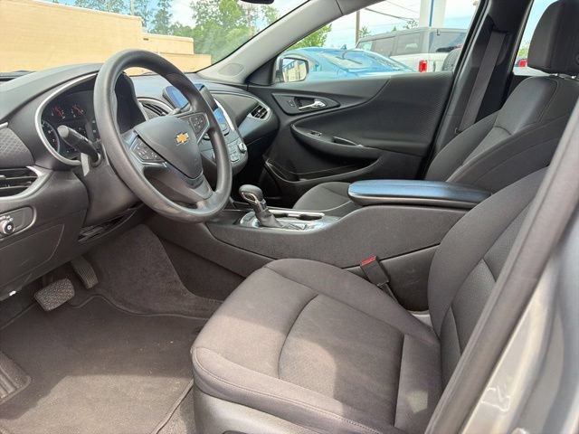 Used 2024 Chevrolet Malibu LT FWD image 9