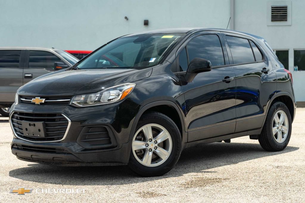 Used 2021 Chevrolet Trax LS w/ Tint and Cruise Package FWD image 1