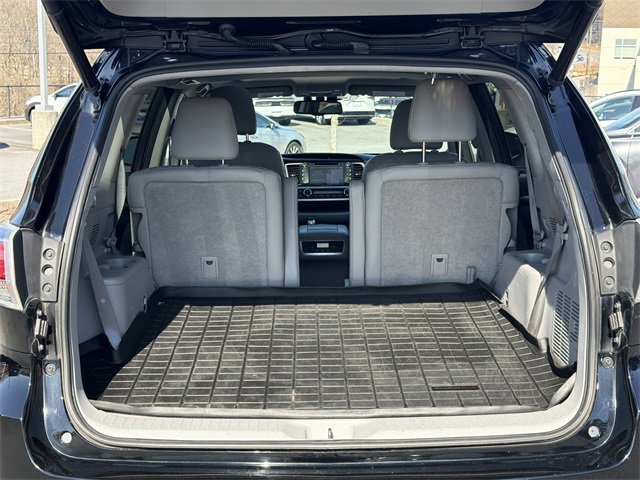 Used 2016 Toyota Highlander Limited image 18