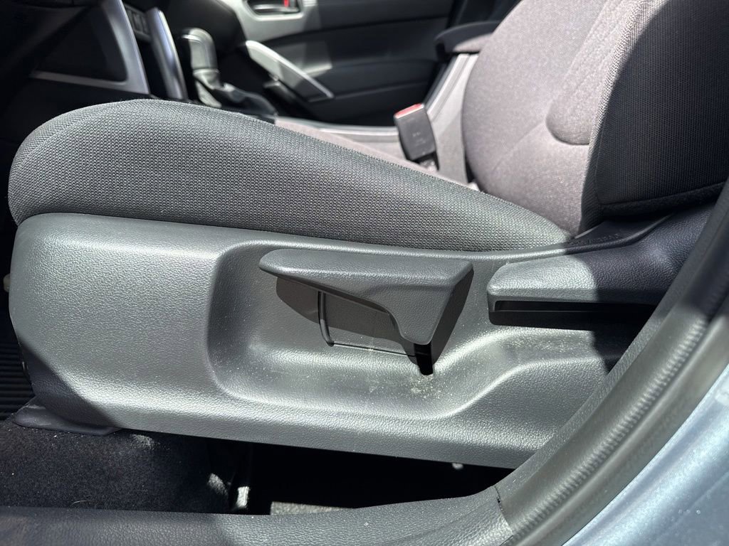 Used 2023 Toyota Corolla Cross LE w/ Moonroof Package image 27