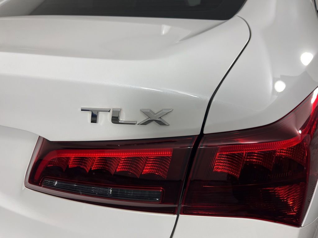 Used 2016 Acura TLX image 3