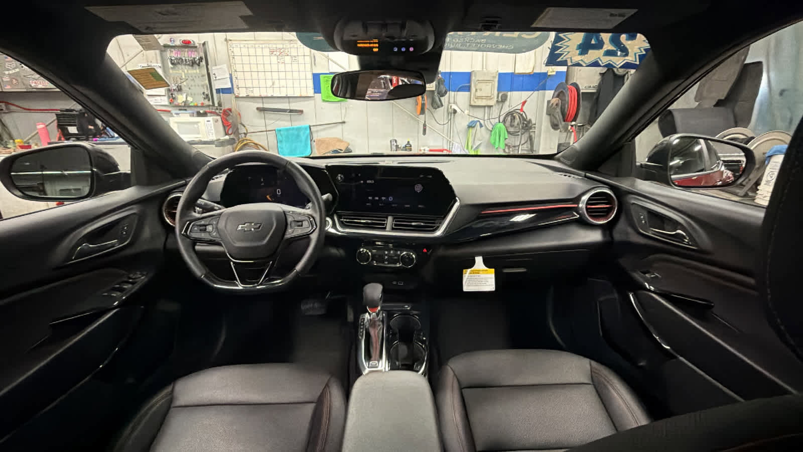 Certified 2024 Chevrolet Trax RS w/ Sunroof Package image 23