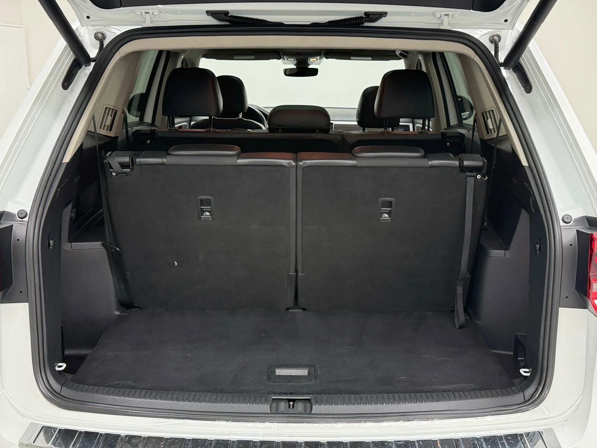 Used 2018 Volkswagen Atlas SEL image 32