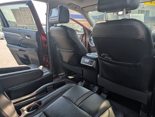 Used 2018 Toyota Highlander SE FWD image 30