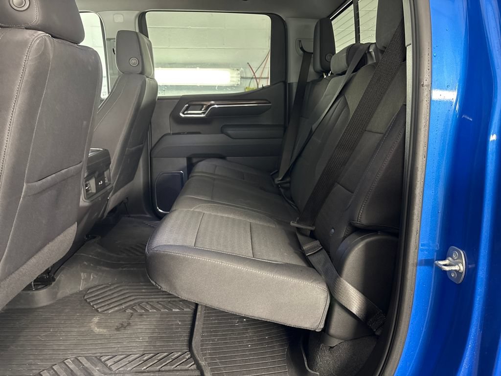 Used 2025 Chevrolet Silverado 1500 LT Trail Boss w/ Convenience Package II AWD/4WD image 37