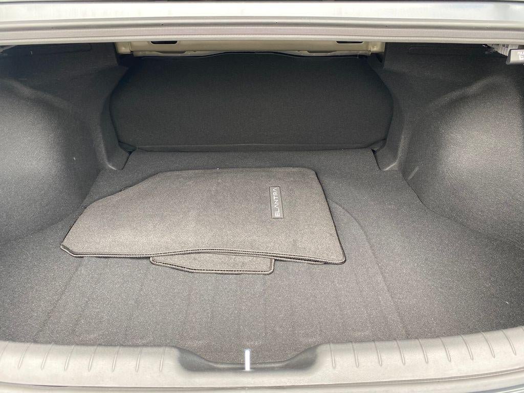 New 2026 Hyundai Elantra SE FWD image 29