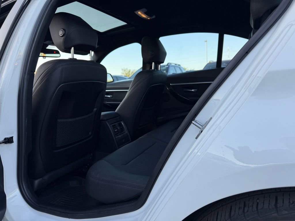 Used 2017 BMW 330i Sedan RWD image 5