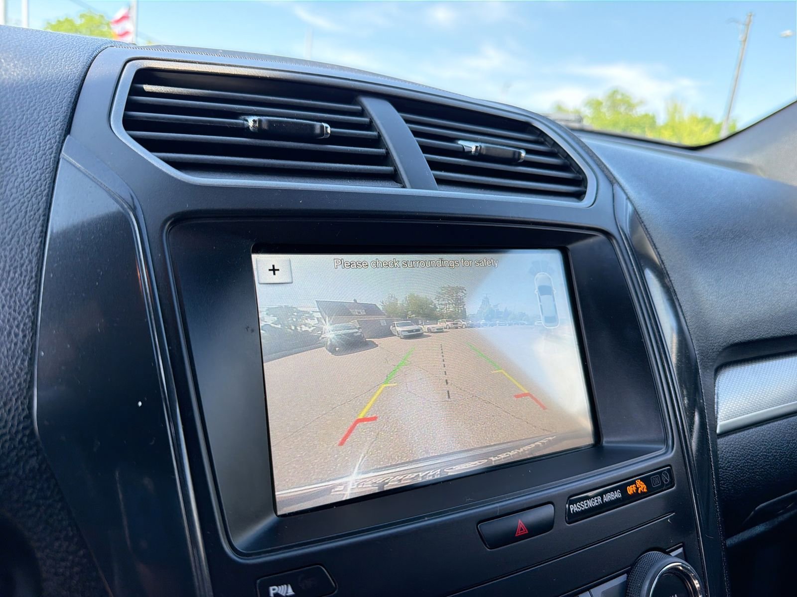 Used 2018 Ford Explorer XLT w/ Equipment Group 202A FWD image 35