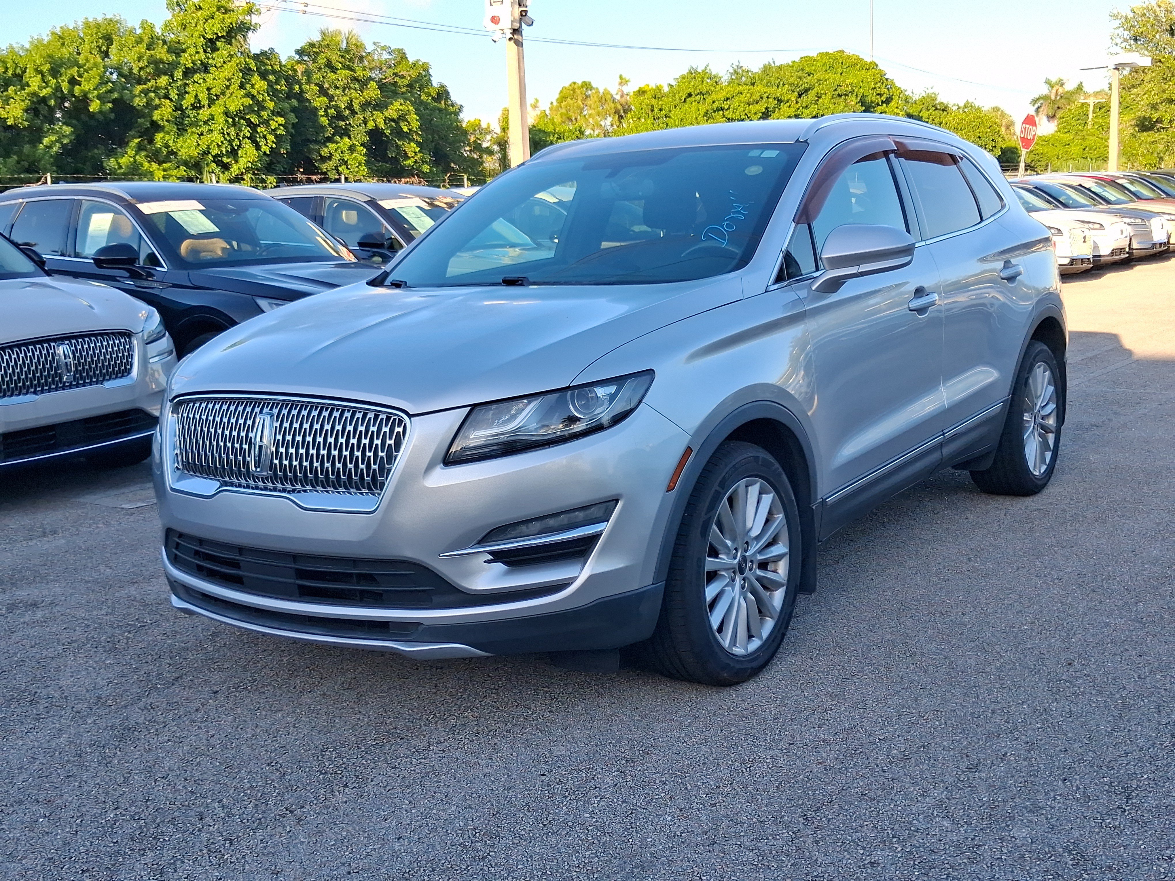Used 2019 Lincoln MKC Premiere FWD image 2