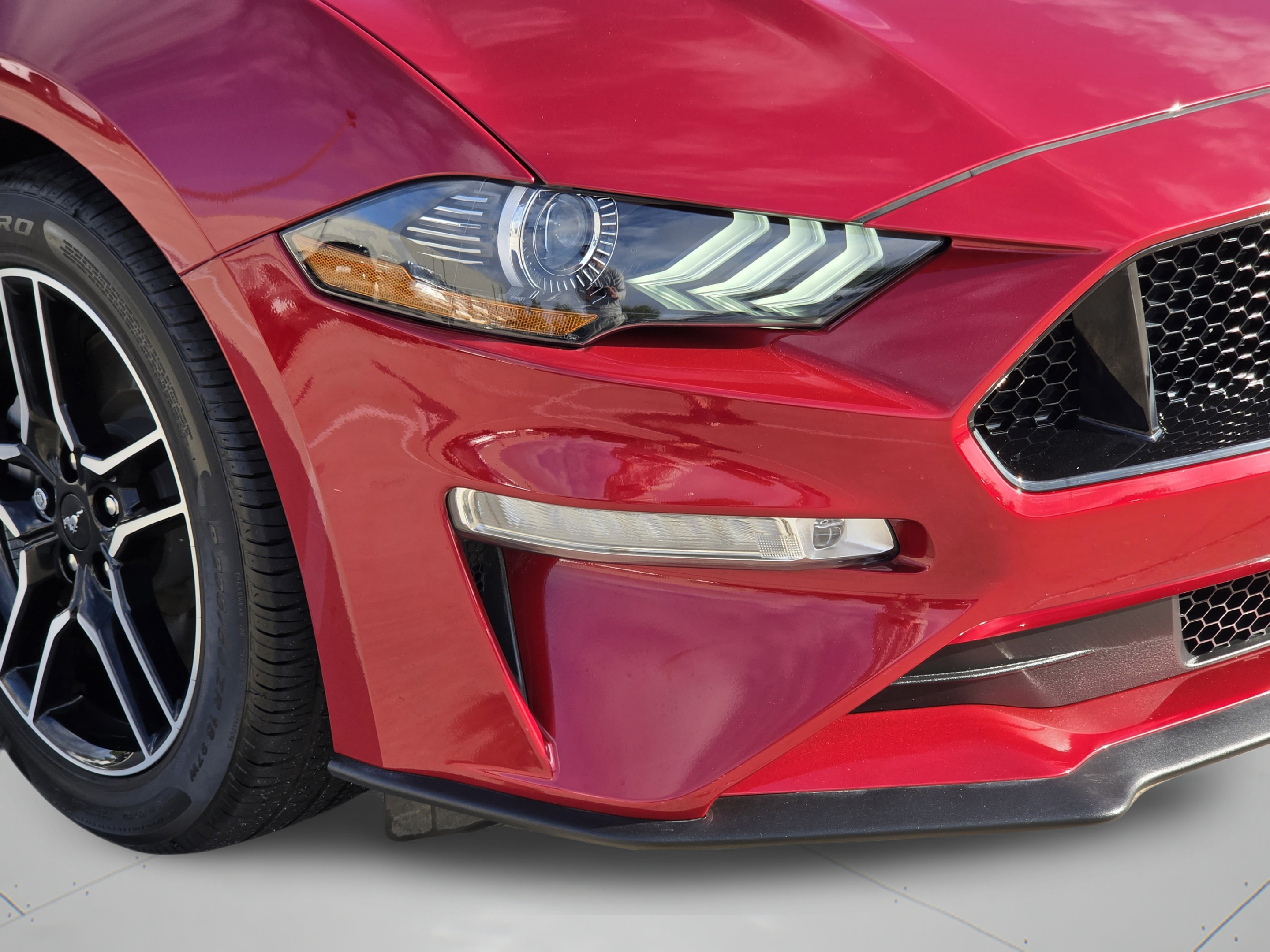 Used 2022 Ford Mustang GT Premium w/ Equipment Group 401A RWD image 32