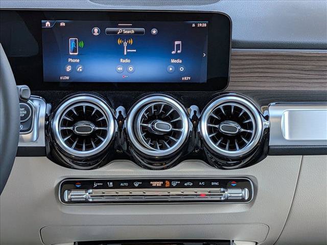 New 2026 Mercedes-Benz GLB 250 4MATIC image 12