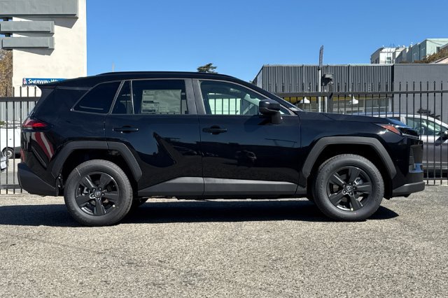 Used 2026 Toyota RAV4 LE AWD/4WD image 3