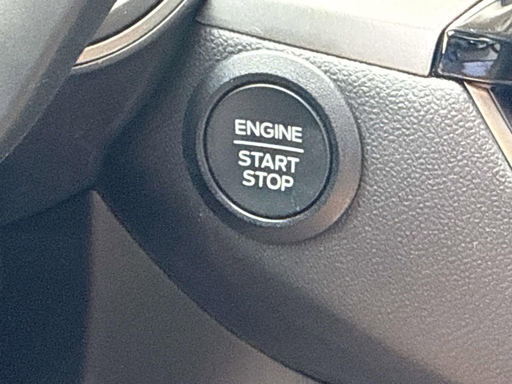 Certified 2025 Ford Escape Active FWD image 29