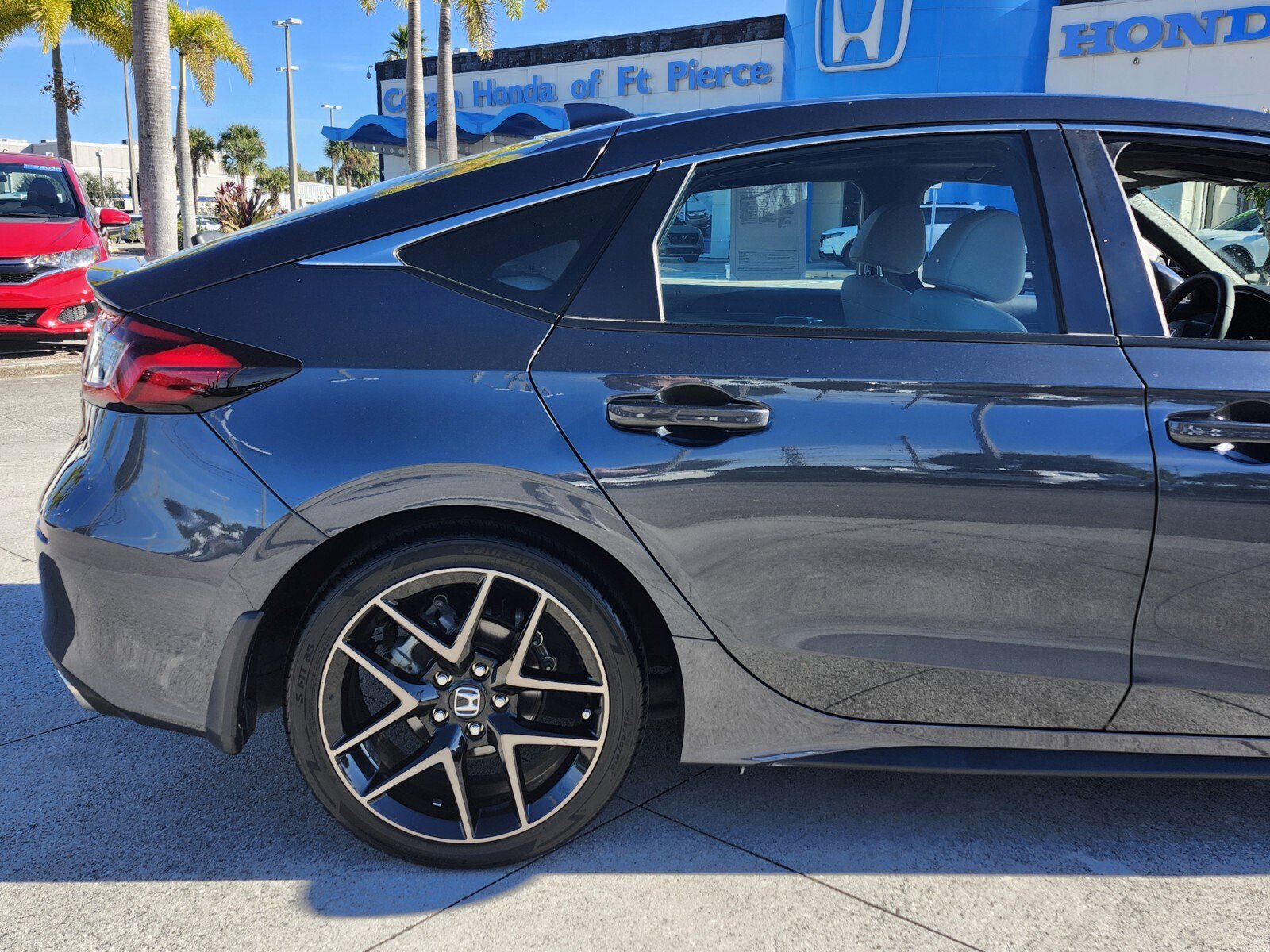 Used 2023 Honda Civic Sport Touring image 4