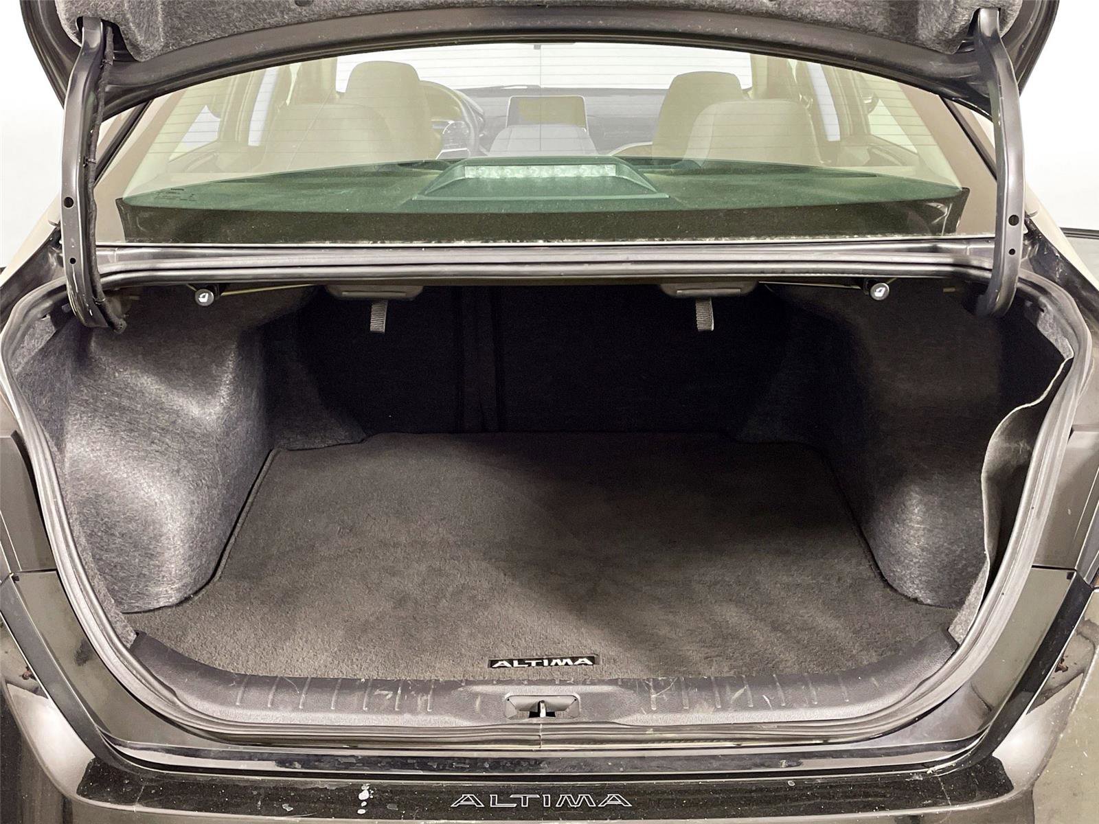 Used 2024 Nissan Altima 2.5 SV FWD image 23