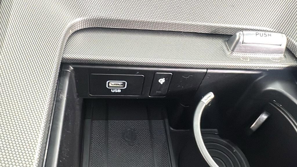 Used 2022 Hyundai Palisade Limited w/ Winter Package image 30