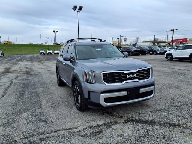 Used 2025 Kia Telluride S image 4