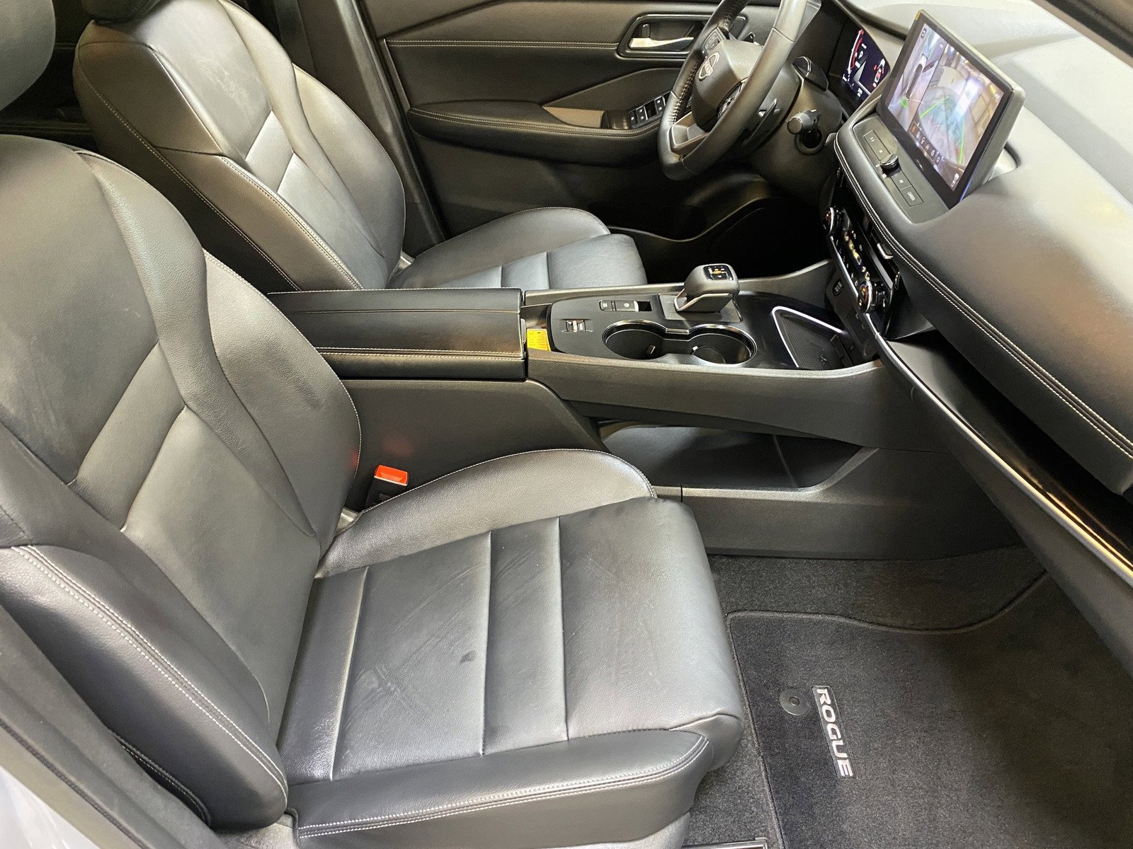 Used 2025 Nissan Rogue SL w/ Tech Package FWD image 25
