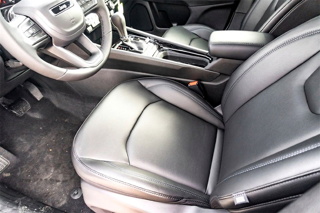 New 2026 Jeep Compass Limited image 10
