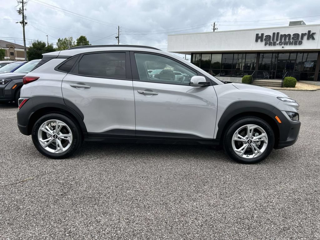 Used 2023 Hyundai Kona SEL w/ Cargo Package FWD image 2