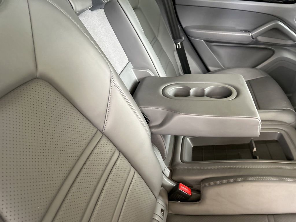 Used 2022 Porsche Cayenne Coupe image 28