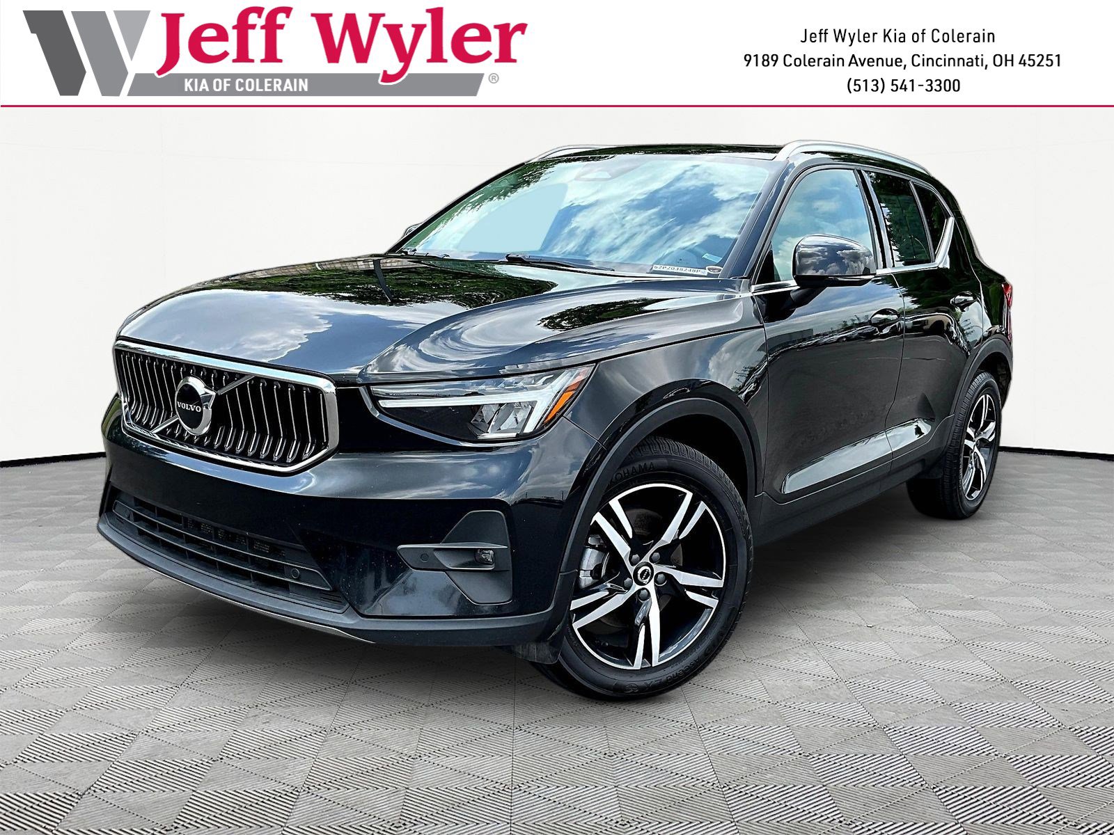 Used 2023 Volvo XC40 B5 Plus