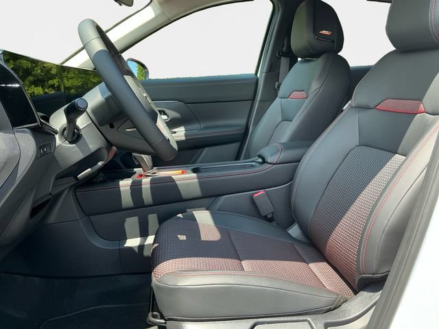 New 2026 Nissan Kicks SR w/ SR Premium Package AWD/4WD image 11