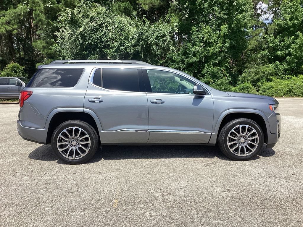 Used 2022 GMC Acadia Denali w/ Denali Technology Package AWD/4WD image 5