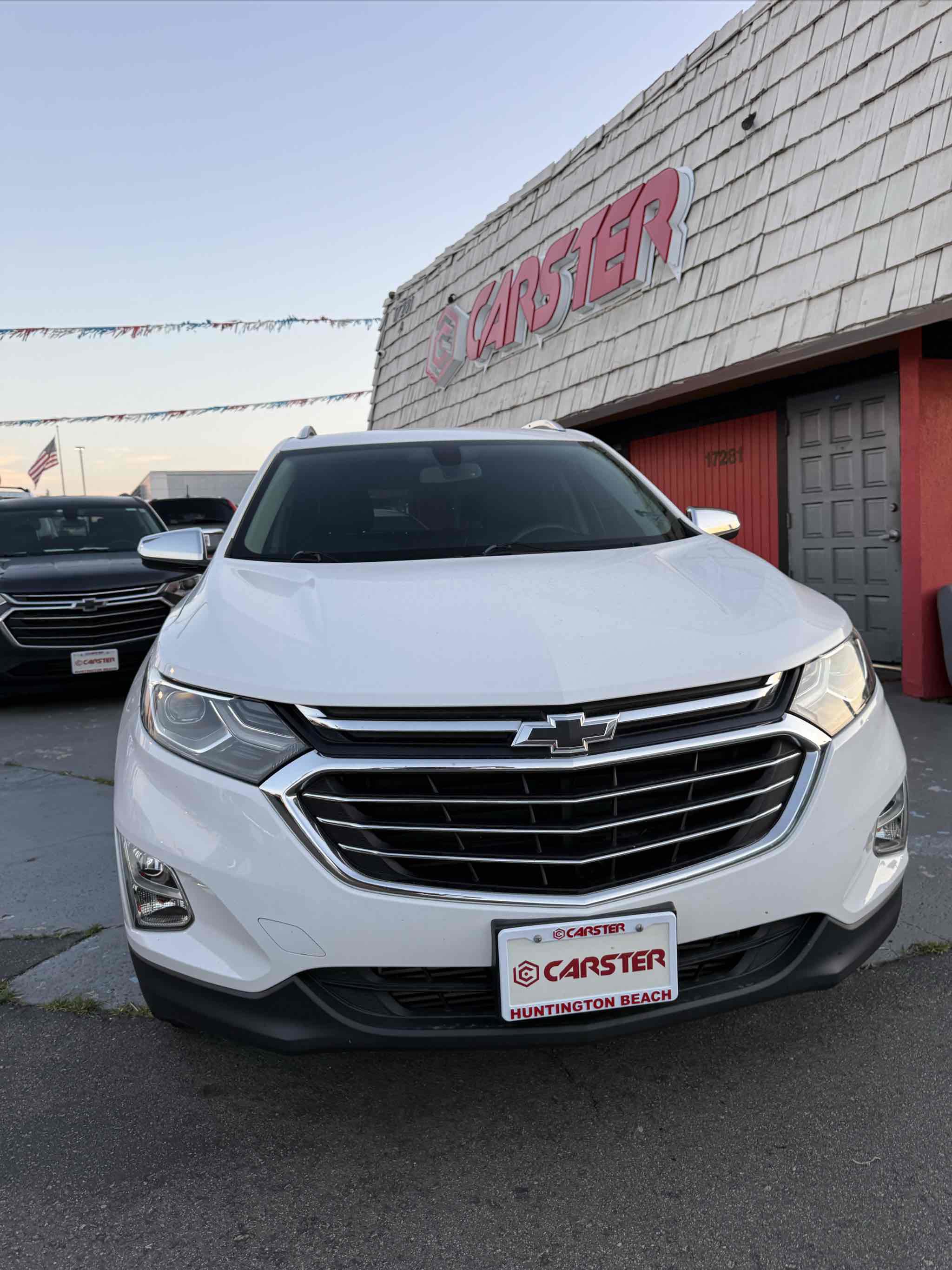 Used 2018 Chevrolet Equinox Premier FWD image 3