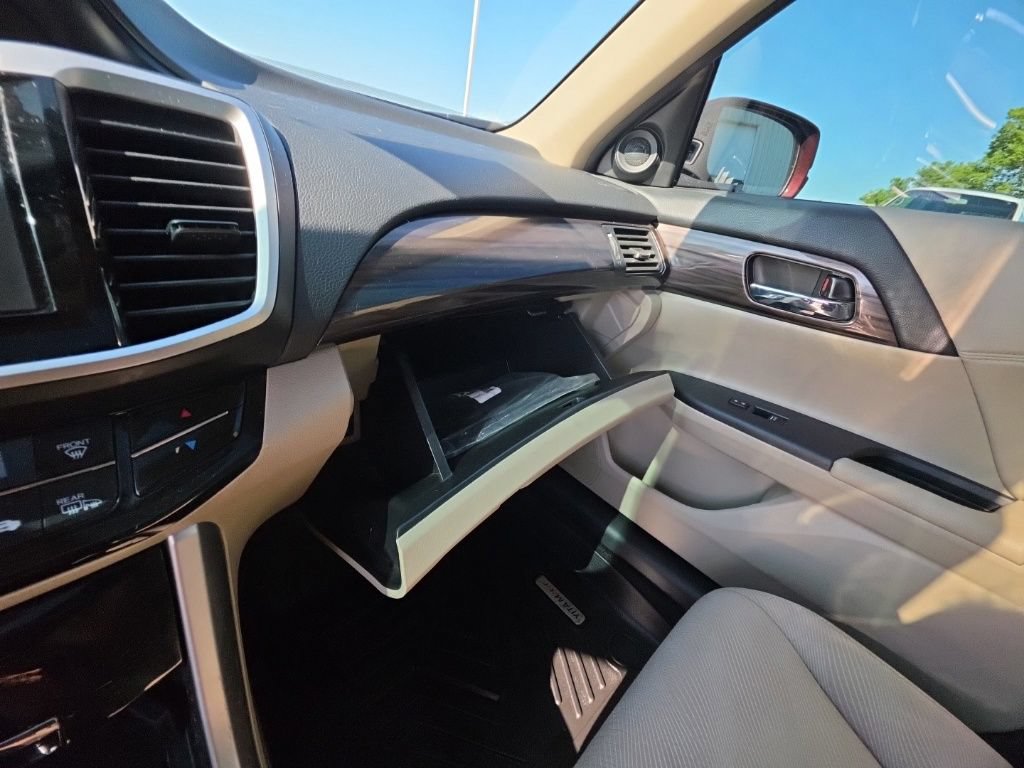 Used 2016 Honda Accord EX image 22