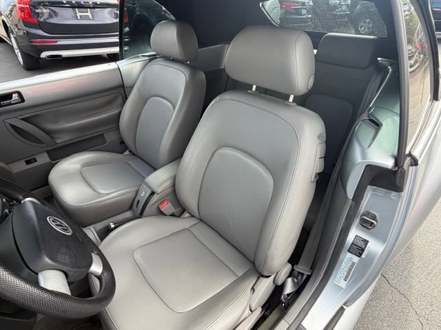 Used 2003 Volkswagen Beetle GLS FWD image 9