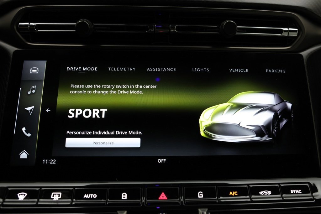 New 2025 Aston Martin V8 Vantage Coupe image 24