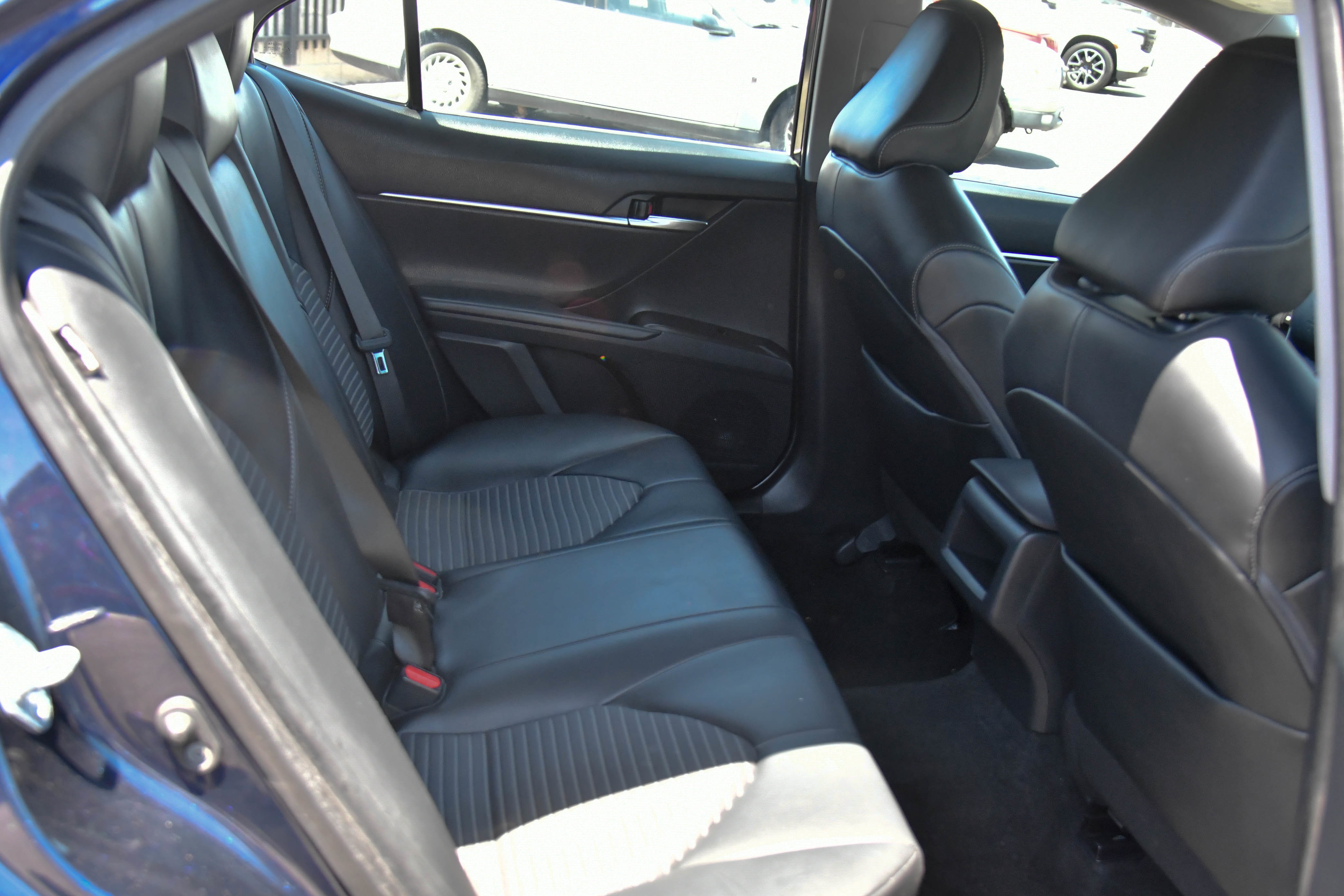 Used 2022 Toyota Camry SE FWD image 37