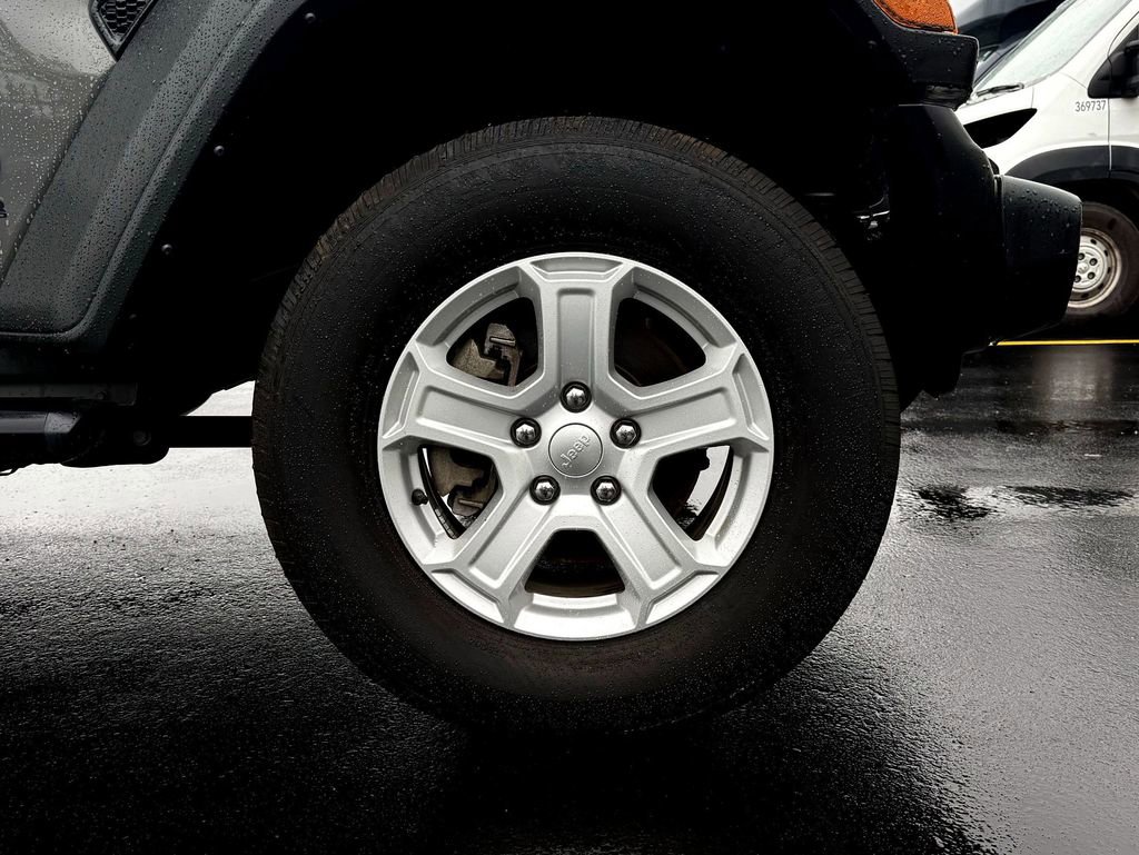 Used 2022 Jeep Wrangler Unlimited Sport image 9