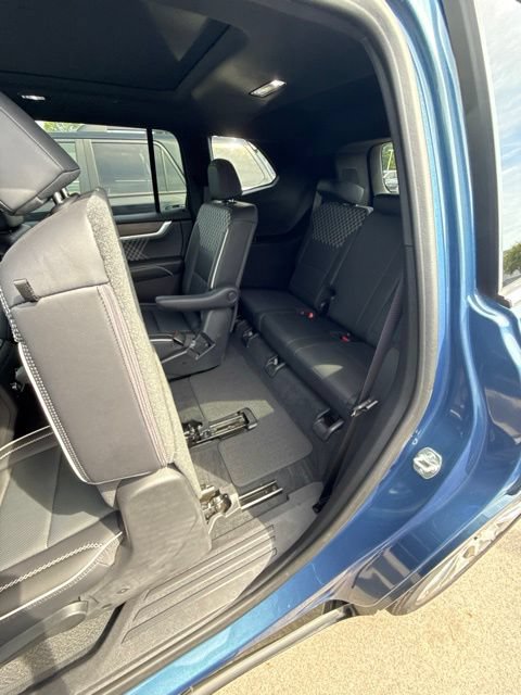 Used 2025 GMC Acadia Denali w/ Super Cruise Package FWD image 31