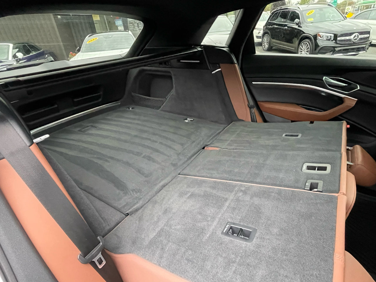 Used 2023 Audi e-tron Premium Plus w/ Premium Plus Package image 45