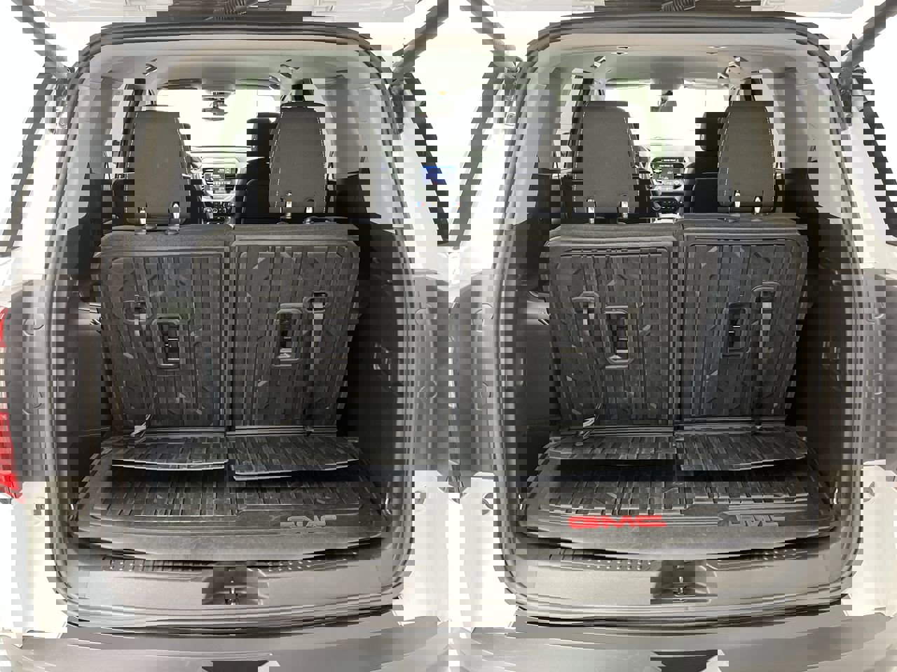 Certified 2023 GMC Acadia SLE w/ Driver Convenience Package image 30