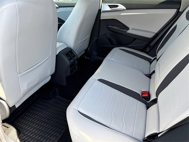 Used 2025 Volkswagen Taos SE image 28