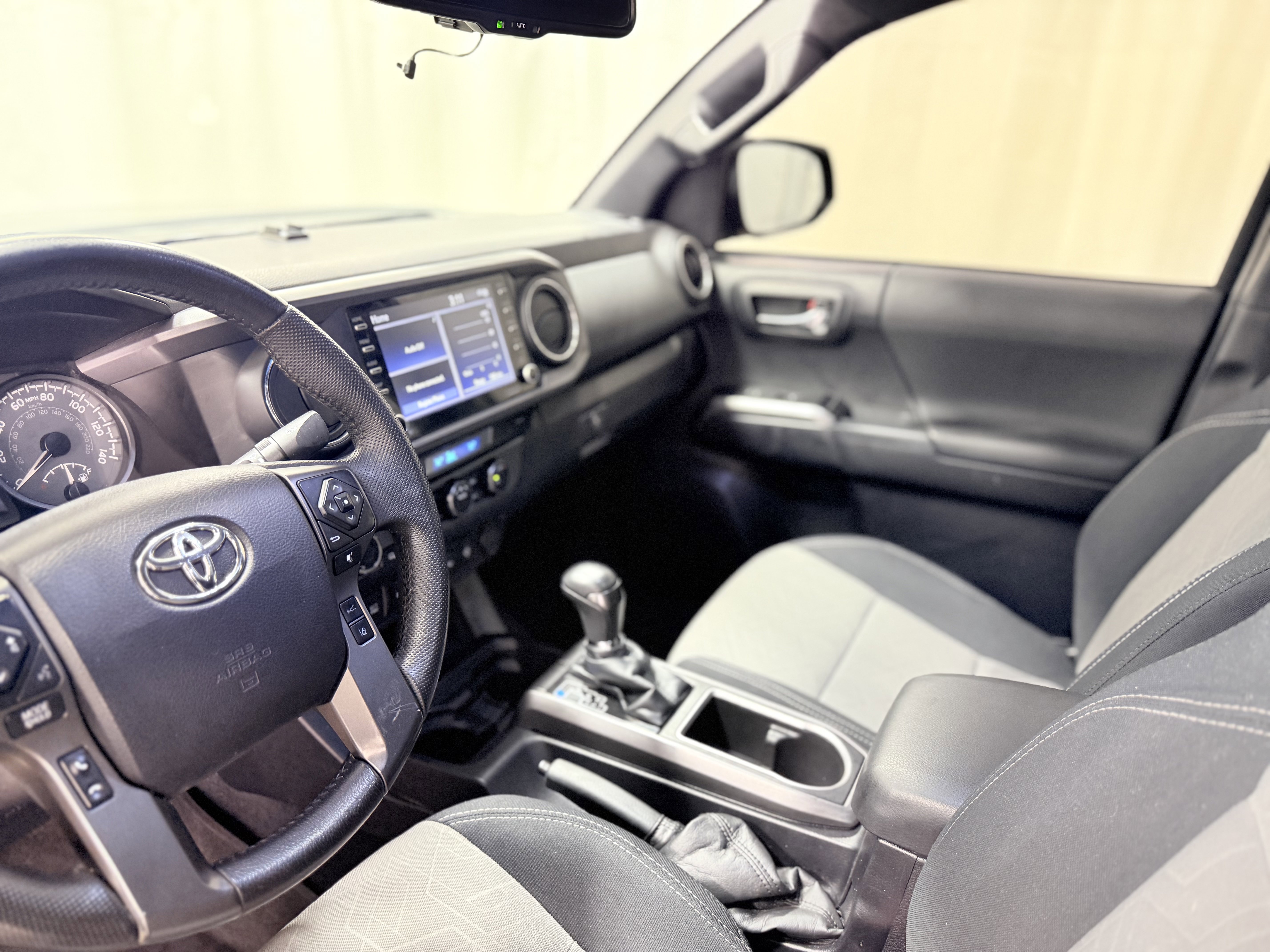 Used 2021 Toyota Tacoma TRD Off-Road w/ Technology Package image 21